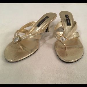 Comfortable heels for any event! Gold w/ diamond